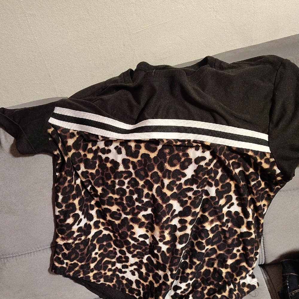No Boundaries Black and Brown 3/4 Sleeve Jersey Top